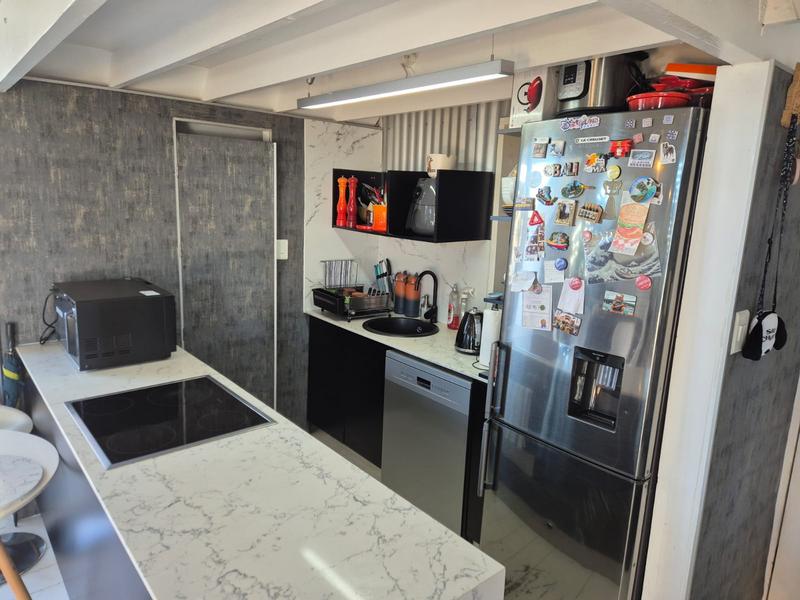 To Let 1 Bedroom Property for Rent in Woodstock Upper Western Cape